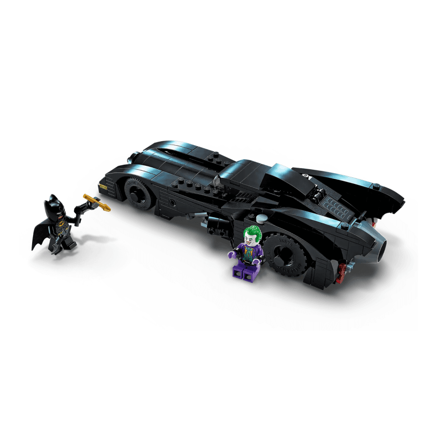 Конструктор — Бэтмобиль: погоня Бэтмена за Джокером LEGO DC Batman (#76224) — фото 3