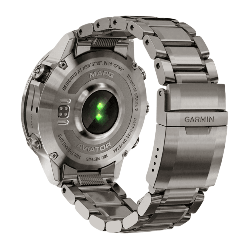 Спортивные часы Garmin MARQ Aviator (Gen 2), титановый блочный браслет, чёрный силиконовый ремешок — фото 5
