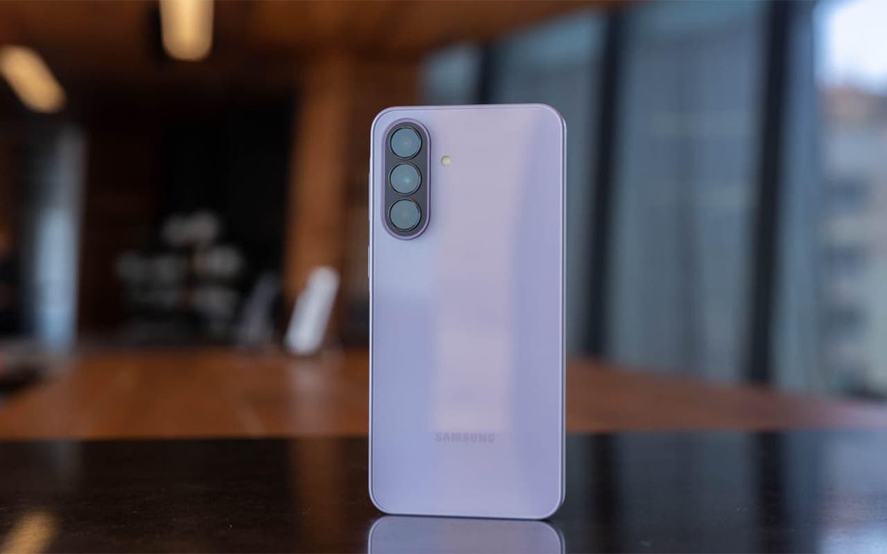 Смартфон Samsung Galaxy A37 5G 8 ГБ + 128 ГБ (Зелёный | Awesome Graygreen) — фото 5